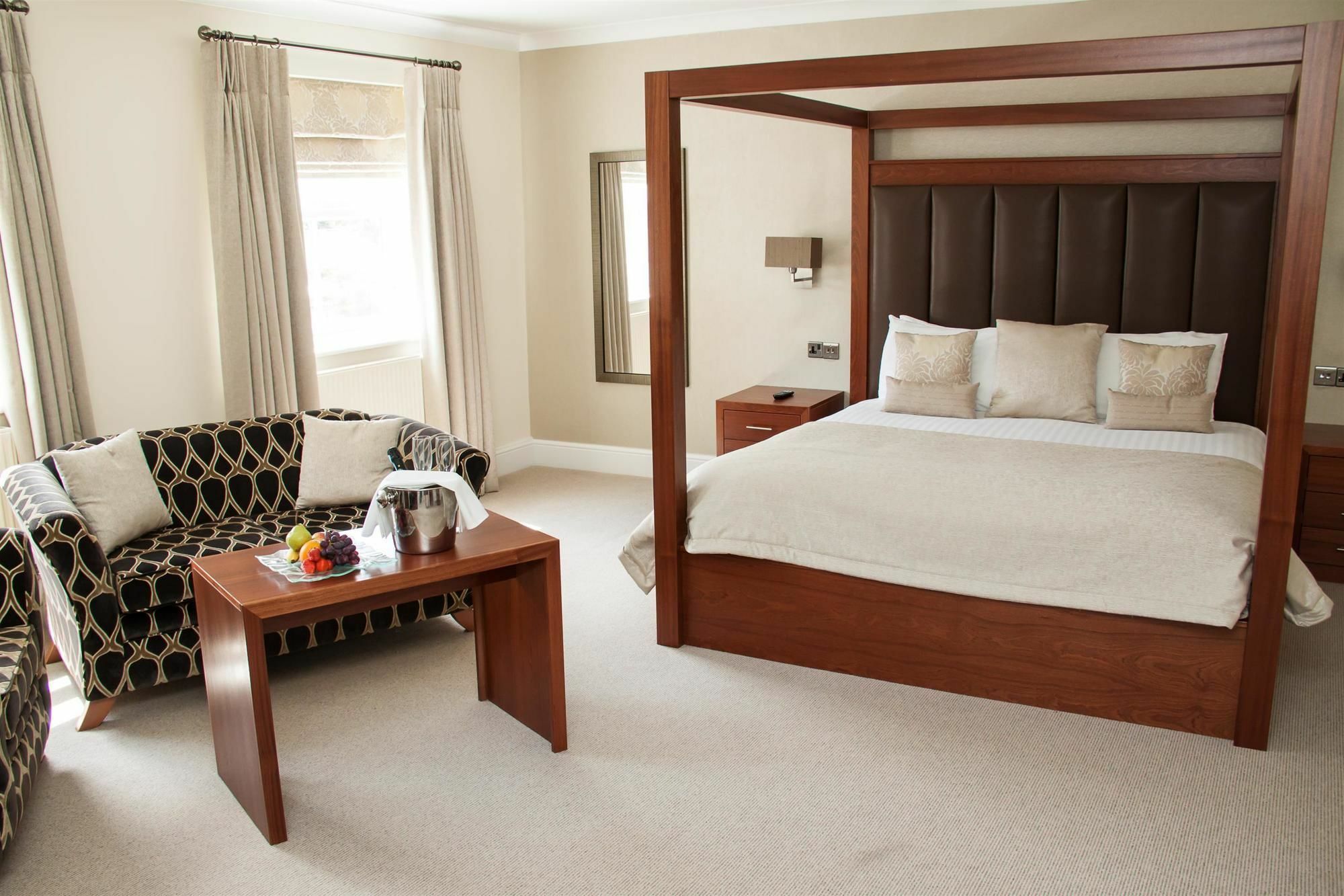 Lion Hotel Worksop Bagian luar foto