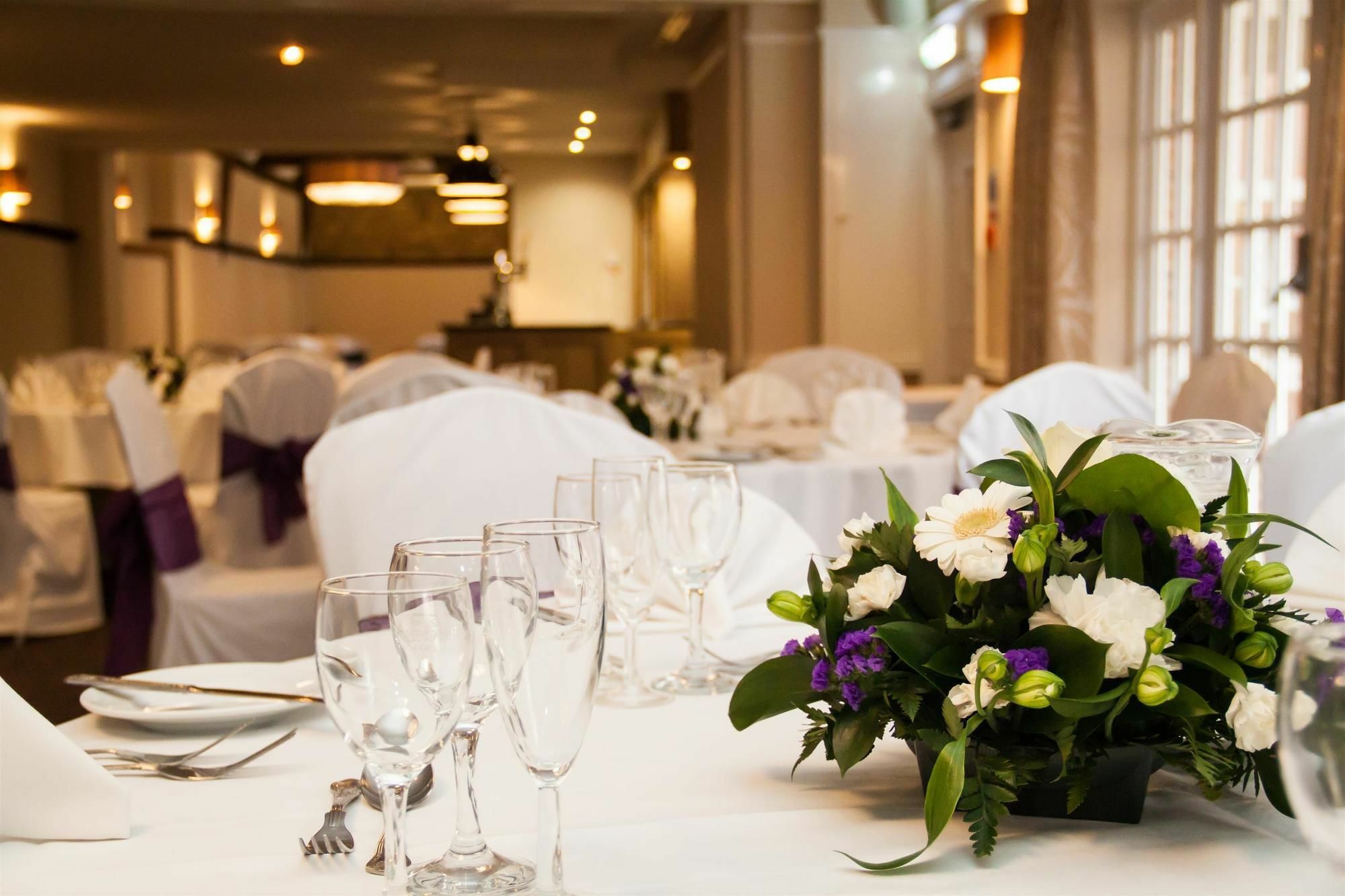 Lion Hotel Worksop Bagian luar foto